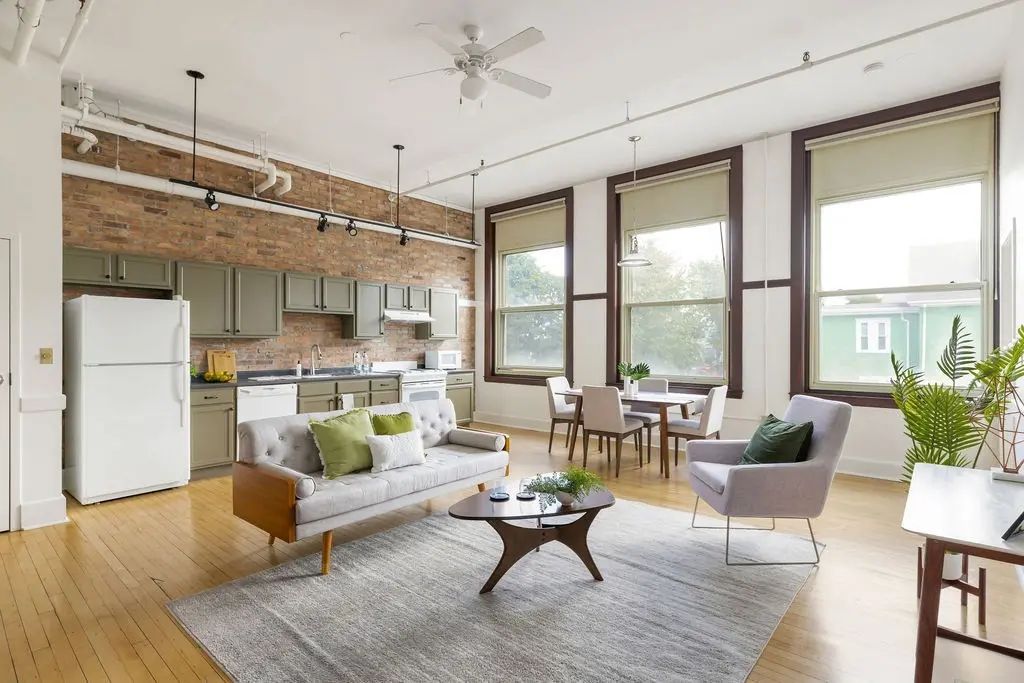948 Main St #202, Waltham