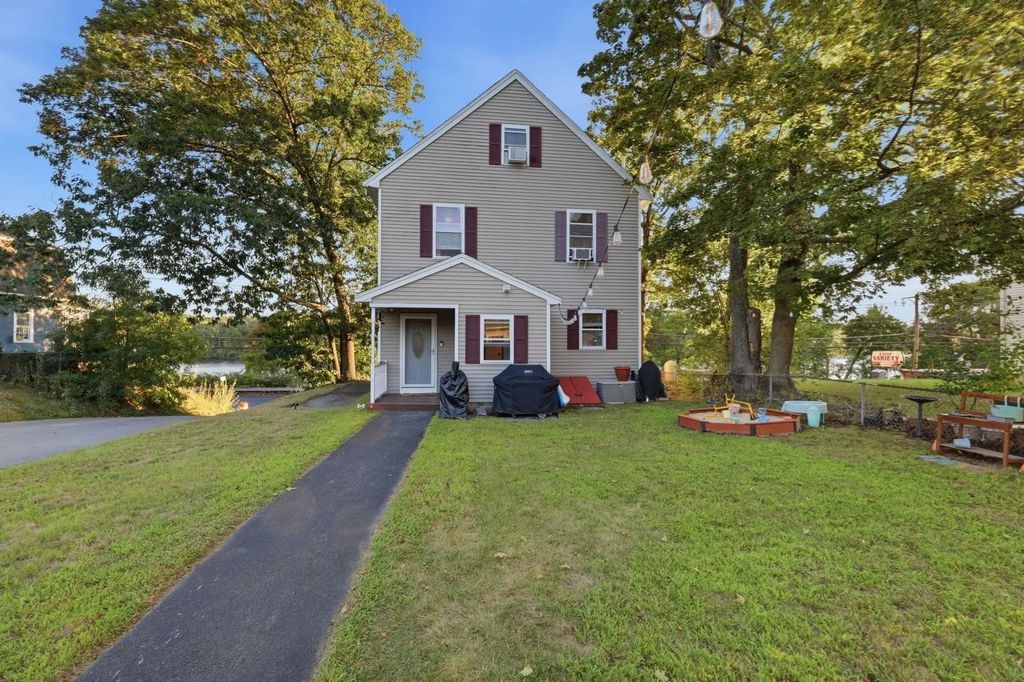 648 Merrimack Ave, Dracut
