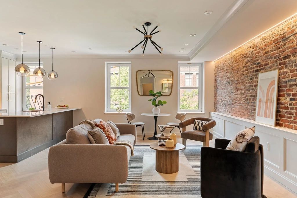 75 Lubec #5-ph, Boston