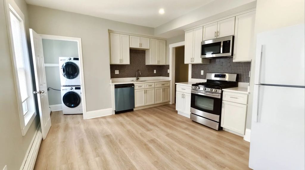 553 Dorchester Ave #1, Boston