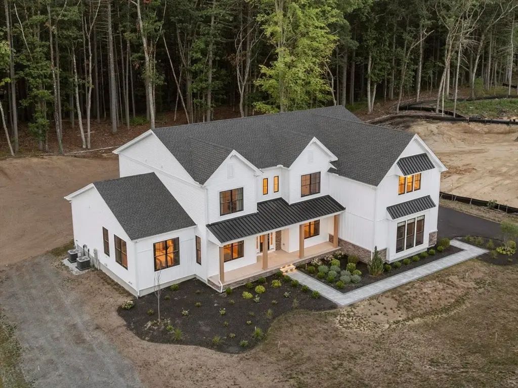 8 Wendell Place, Westford