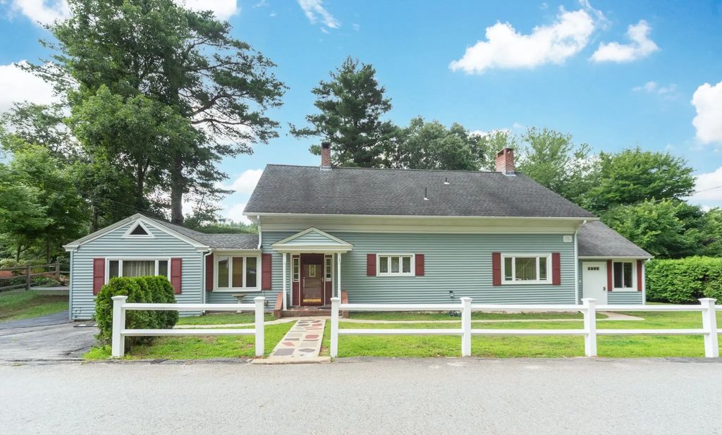 28 Highland St, Southborough