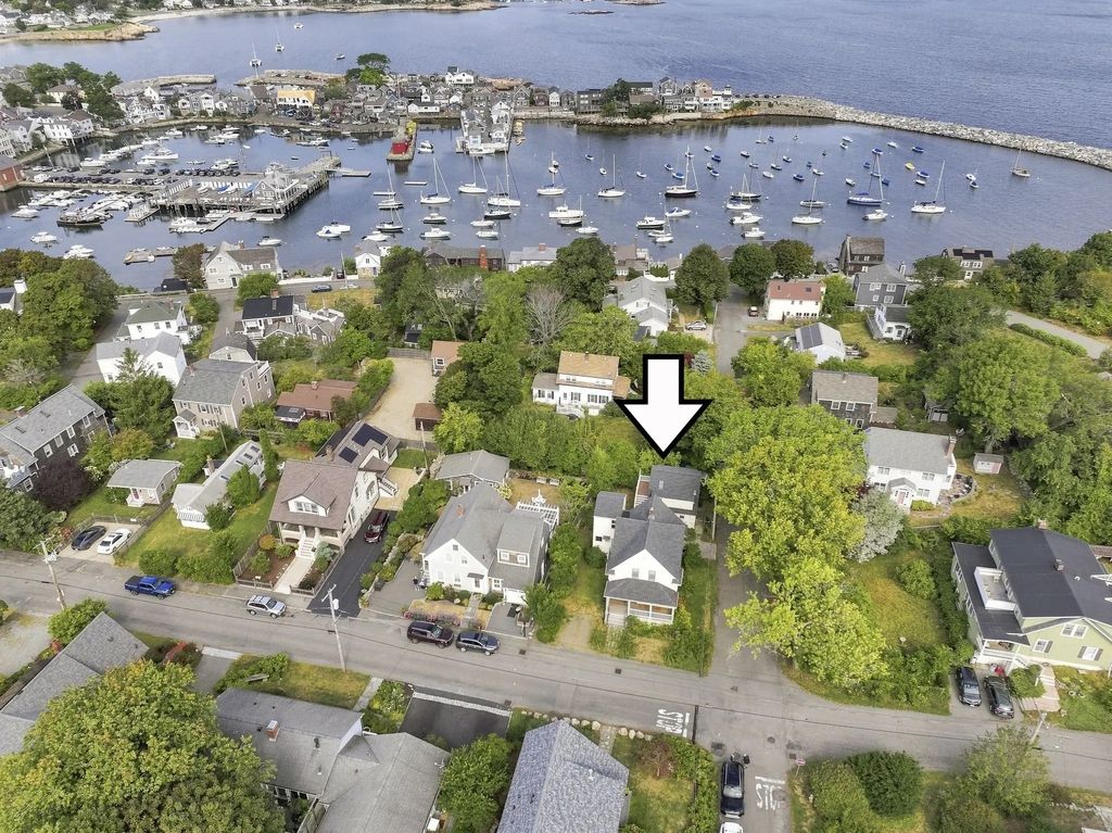 19 Norwood Ave, Rockport