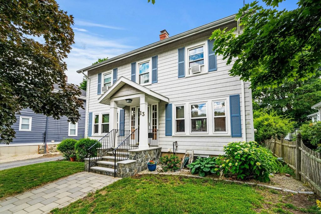 13 Sapphire Rd, Marblehead
