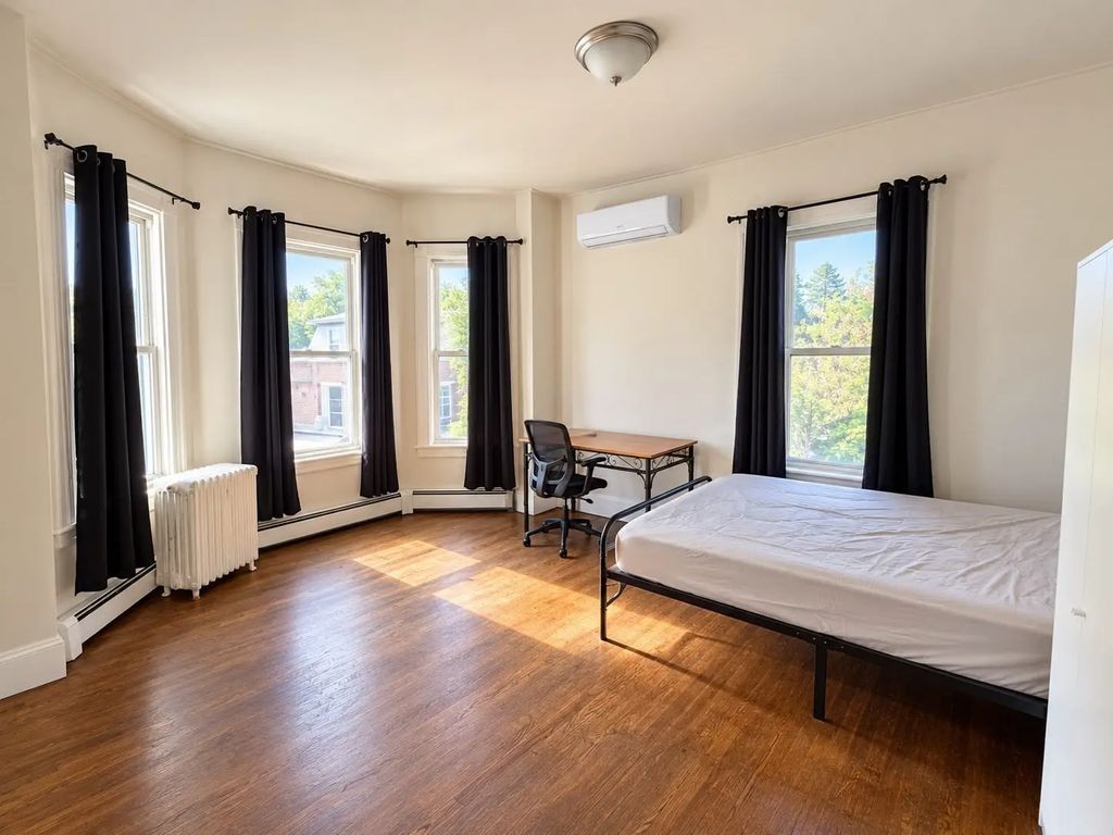 4a Sherman St #1, Cambridge