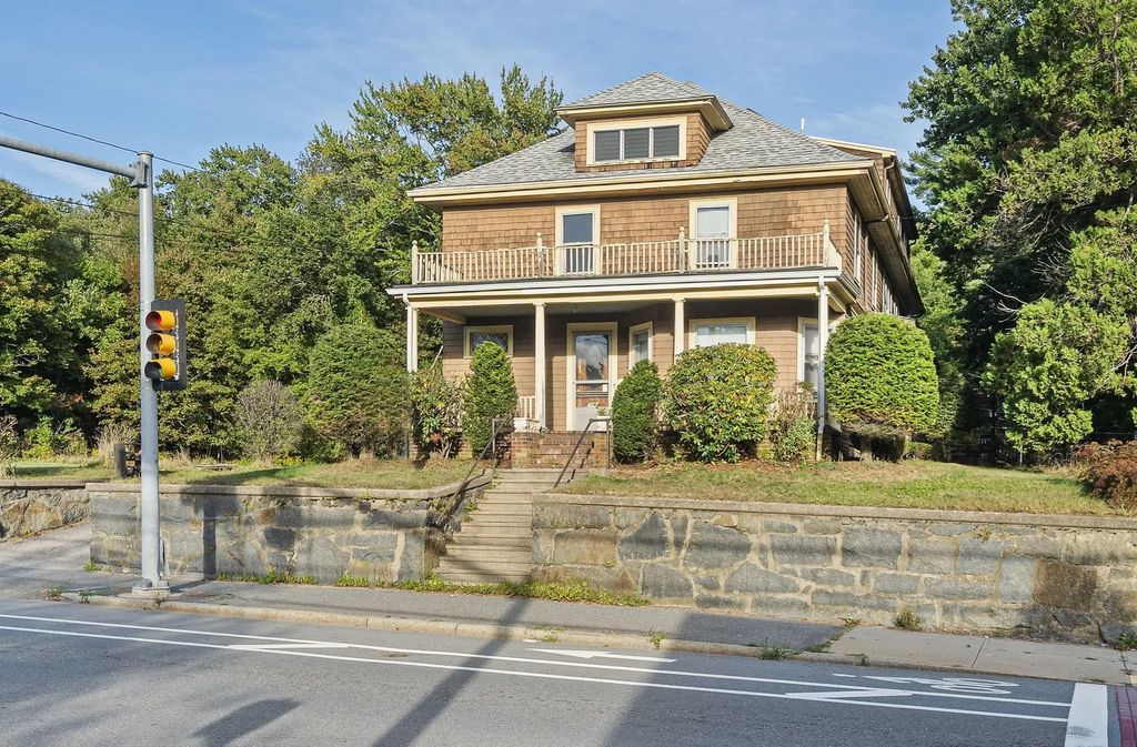 305 South Franklin St, Holbrook