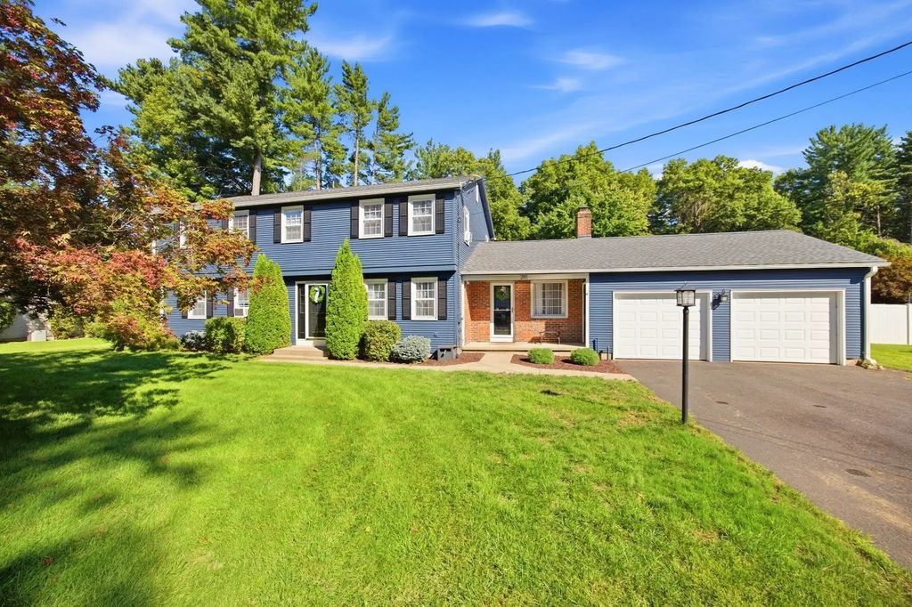 291 Steiger Dr, Westfield