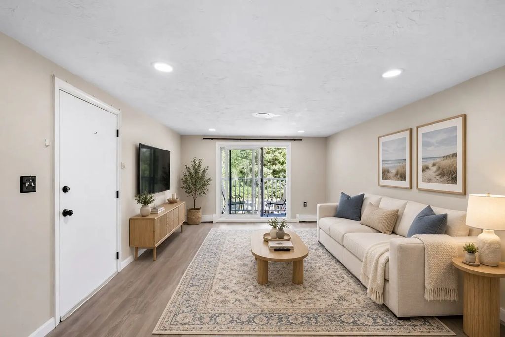 8 Tideview Path #12, Plymouth