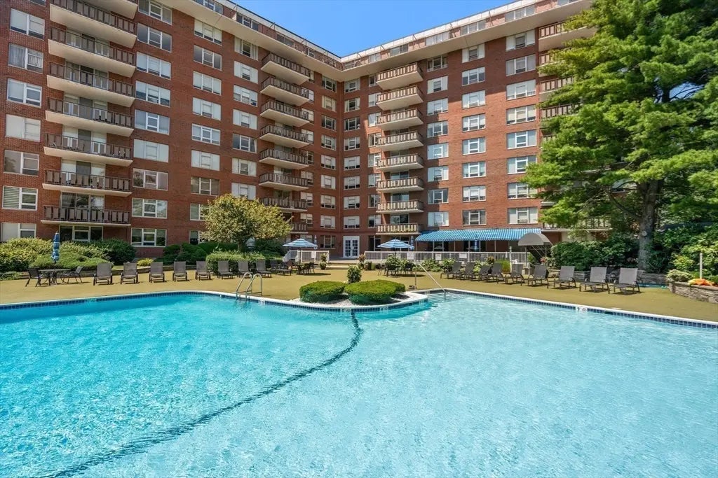 280 Boylston St #415, Newton