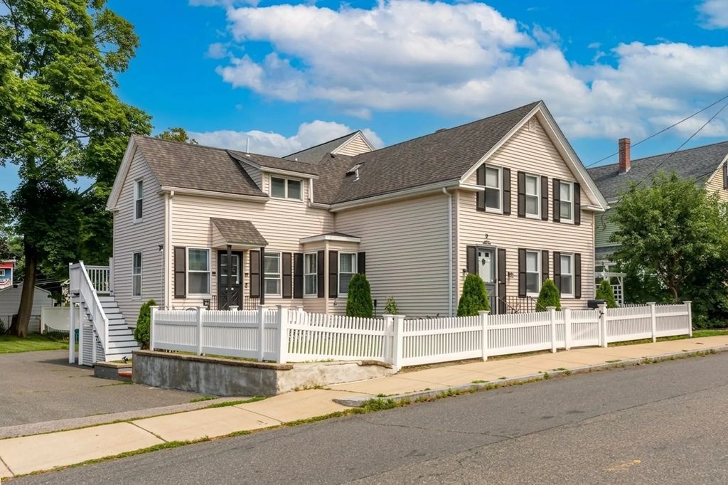 9 Lawrence St #1, Woburn