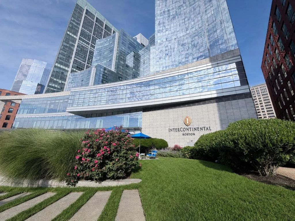 500 Atlantic Ave #17j, Boston