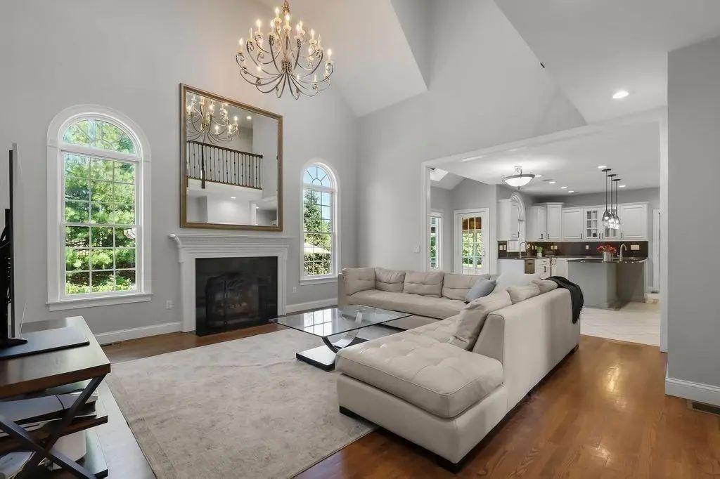 21 Coach Road, North Attleboro
