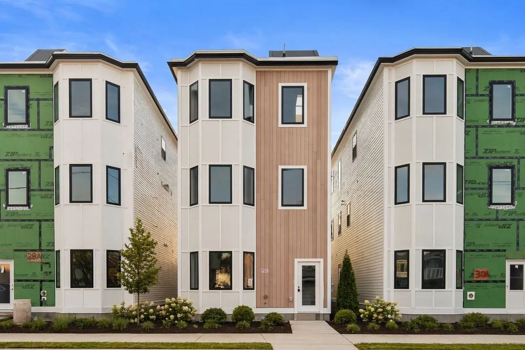 28a Swan Avenue #ph, Boston