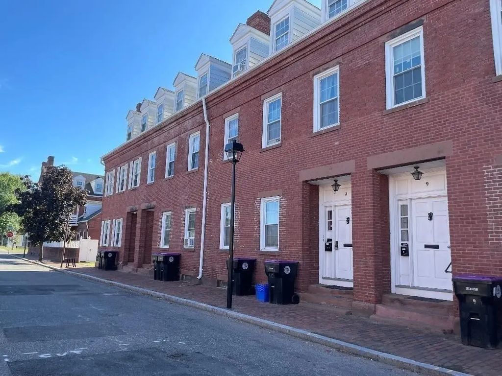 11 Center Street, Holyoke