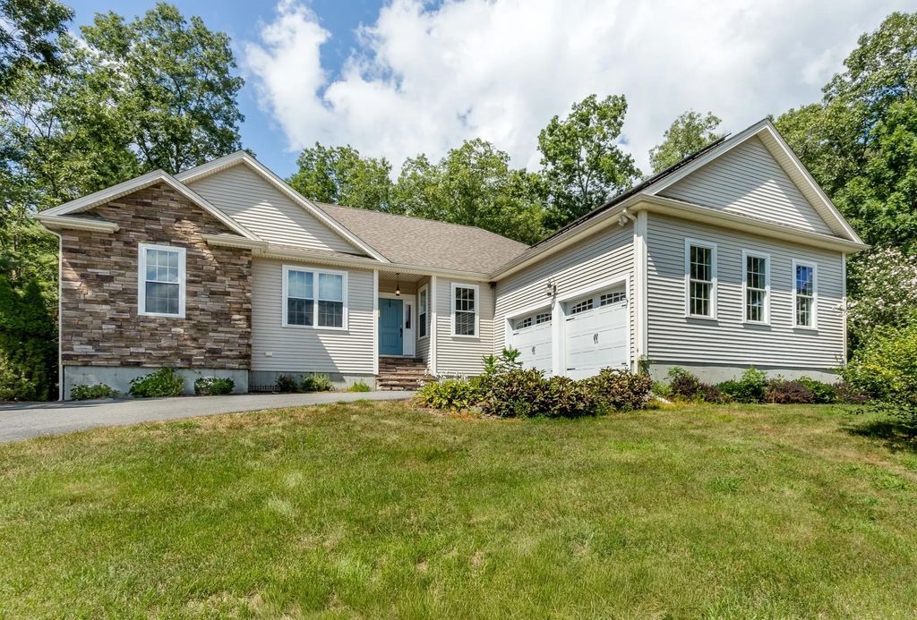 512 Fresh Meadow Ln, Dighton