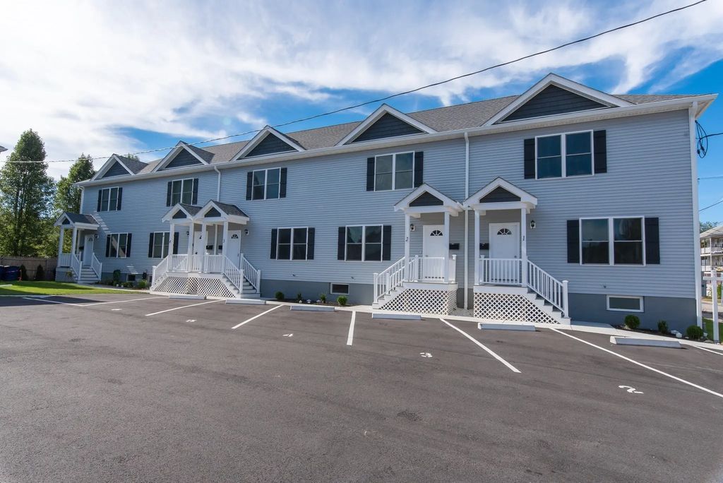 184 Avenue C #-1, Woonsocket