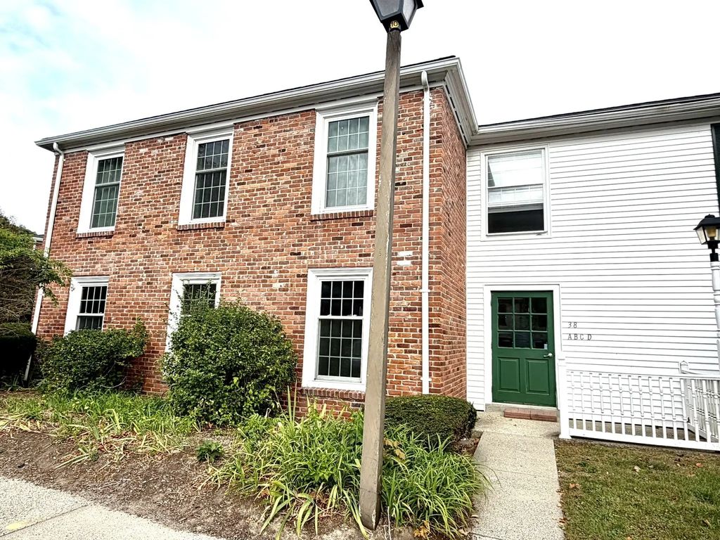 38 Yorktown Drive #a, Springfield