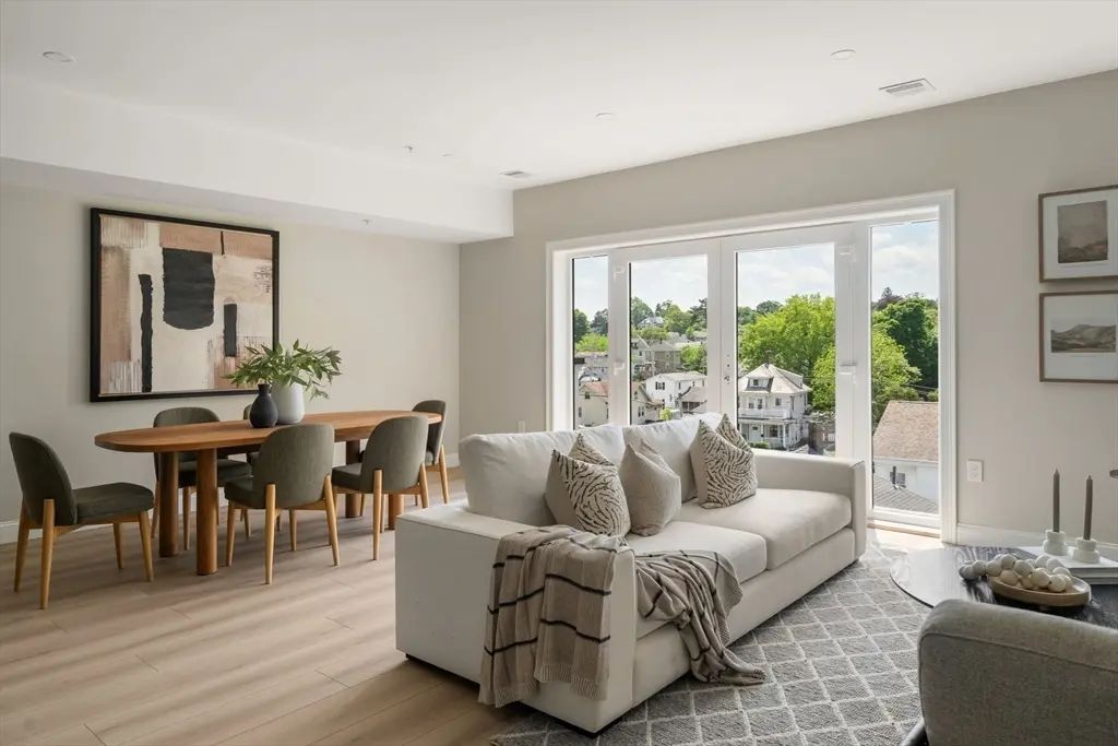13 Wentworth Road #303, Quincy