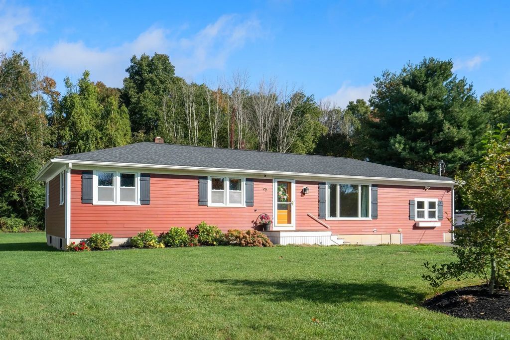 95 Dean St, Raynham