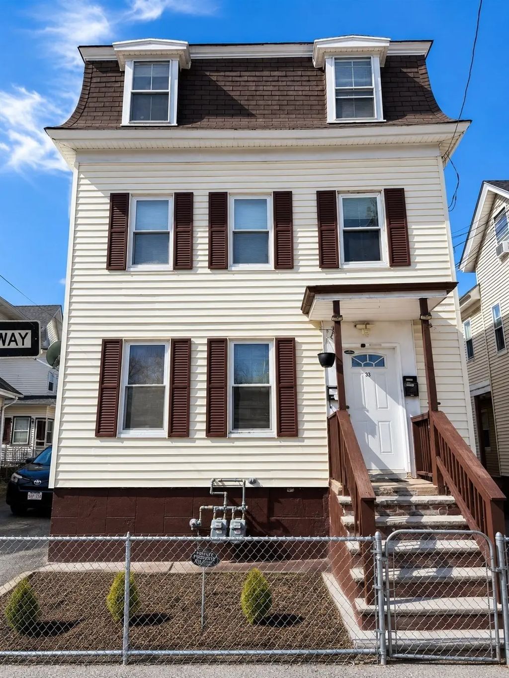33 S Whipple St, Lowell