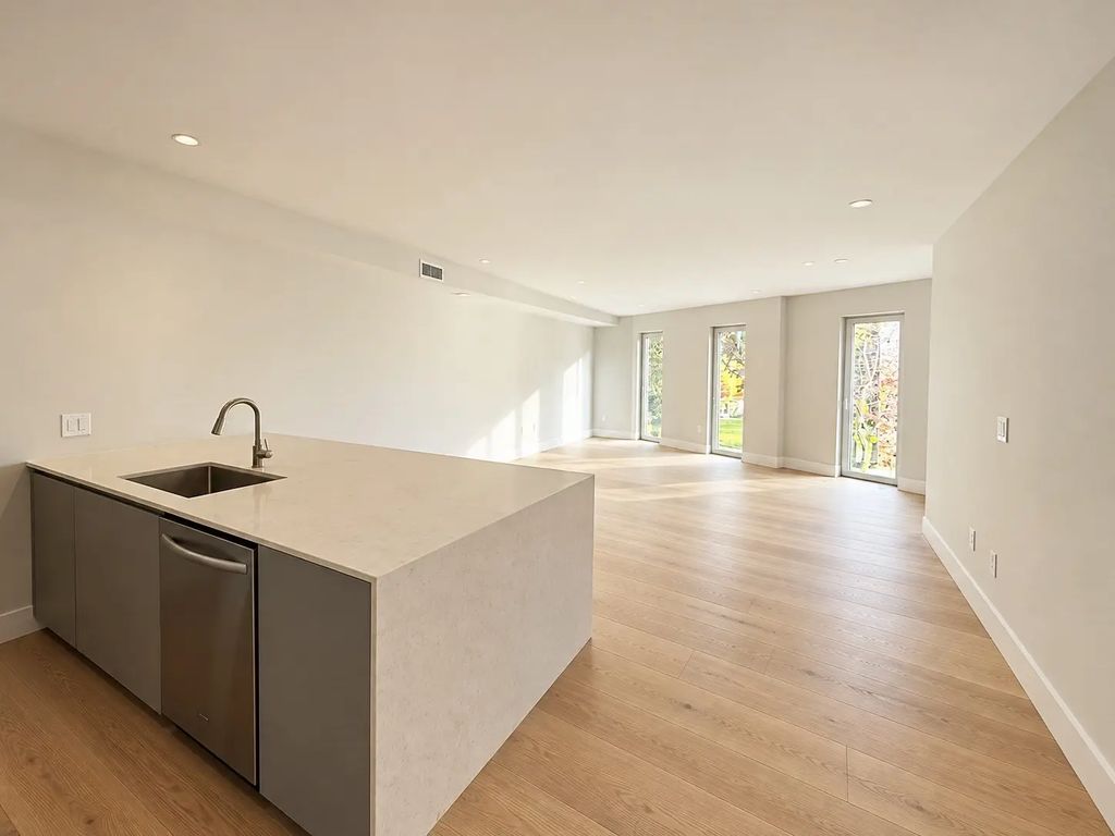 27 Kenilworth St #6, Boston