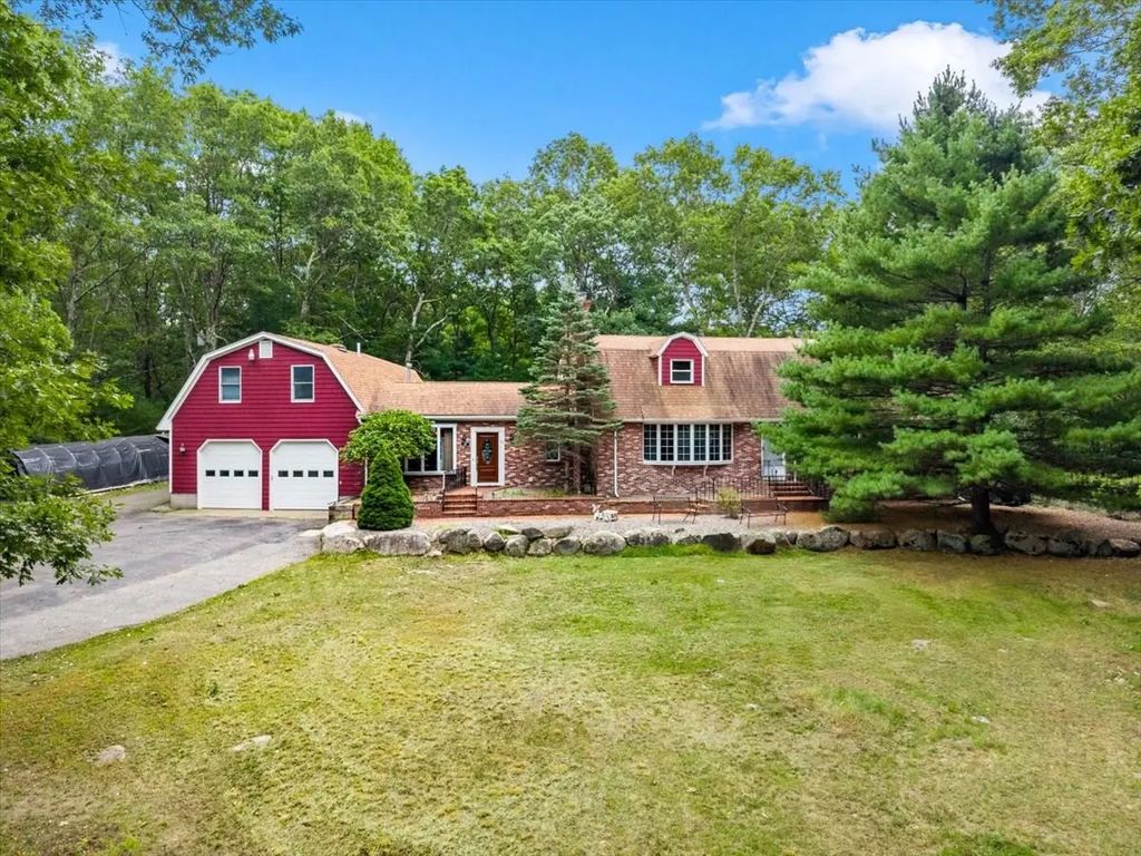 331 Mountain St, Sharon