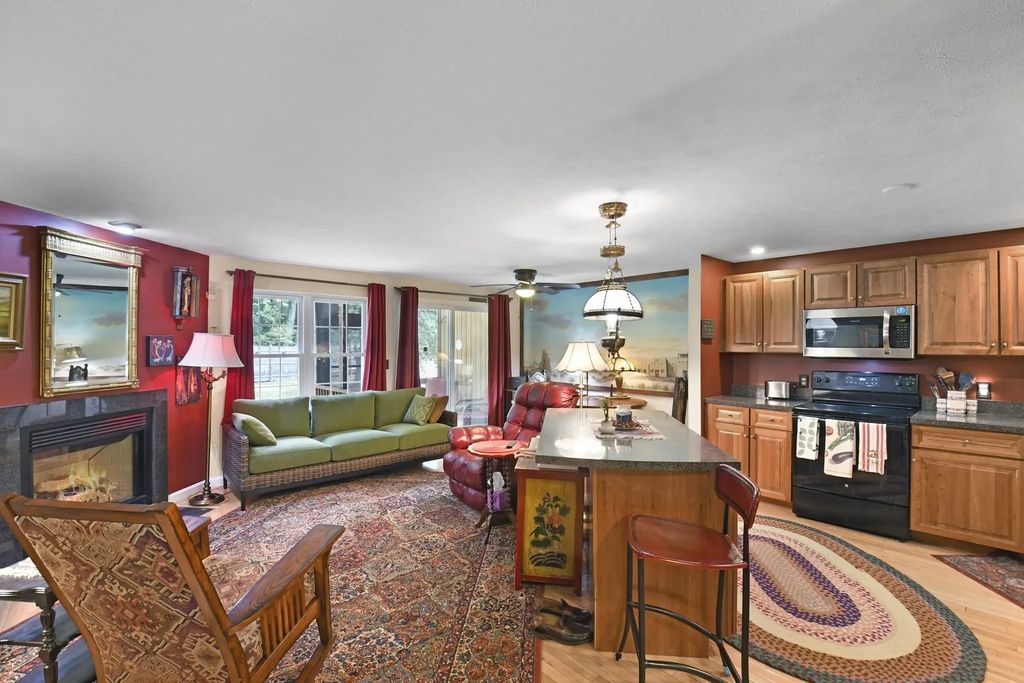 35 Belgian Ln #35, Leominster