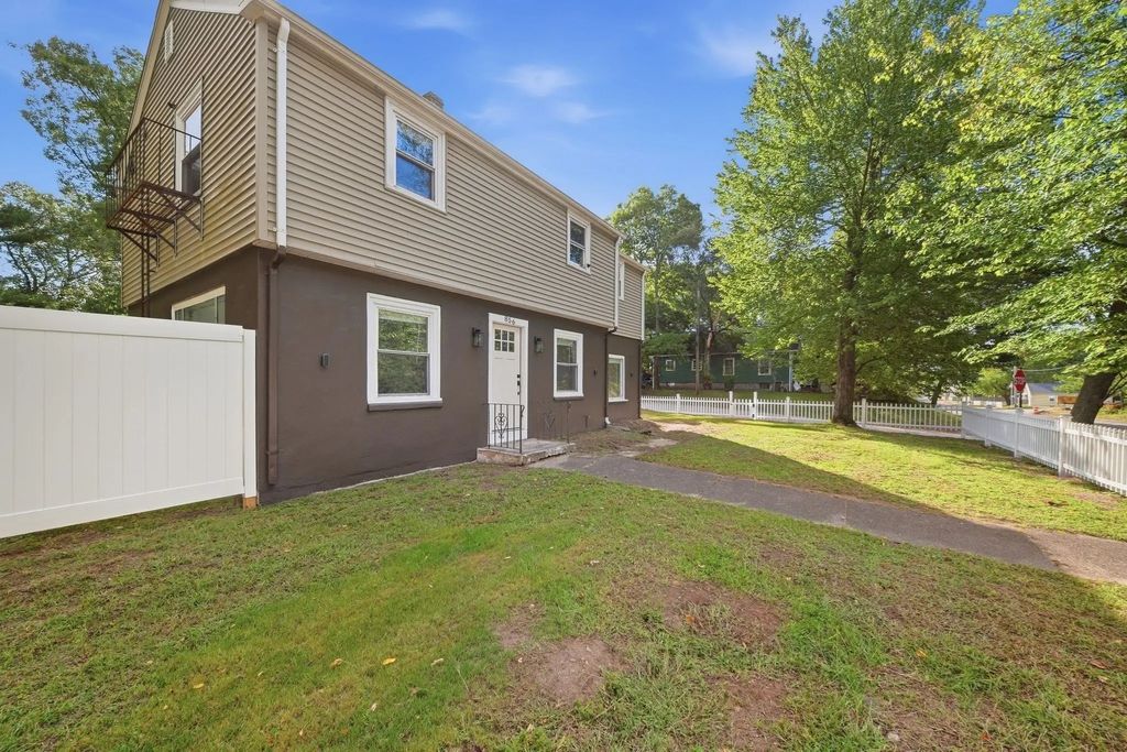 856 Newport Ave, Attleboro