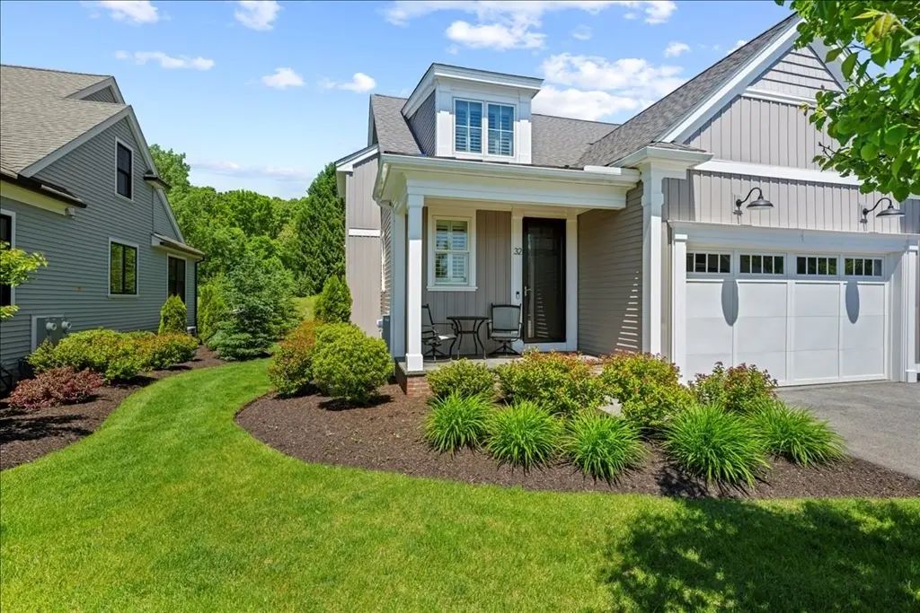 32 Hawk Ln #48, Framingham