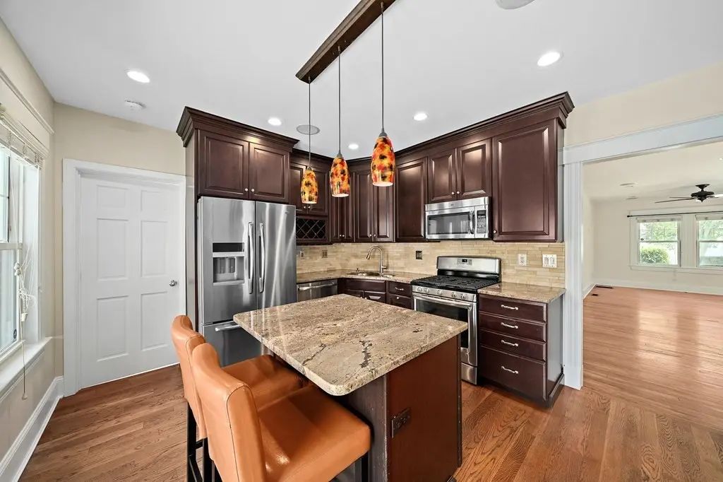 15 Avalon #1, Milton