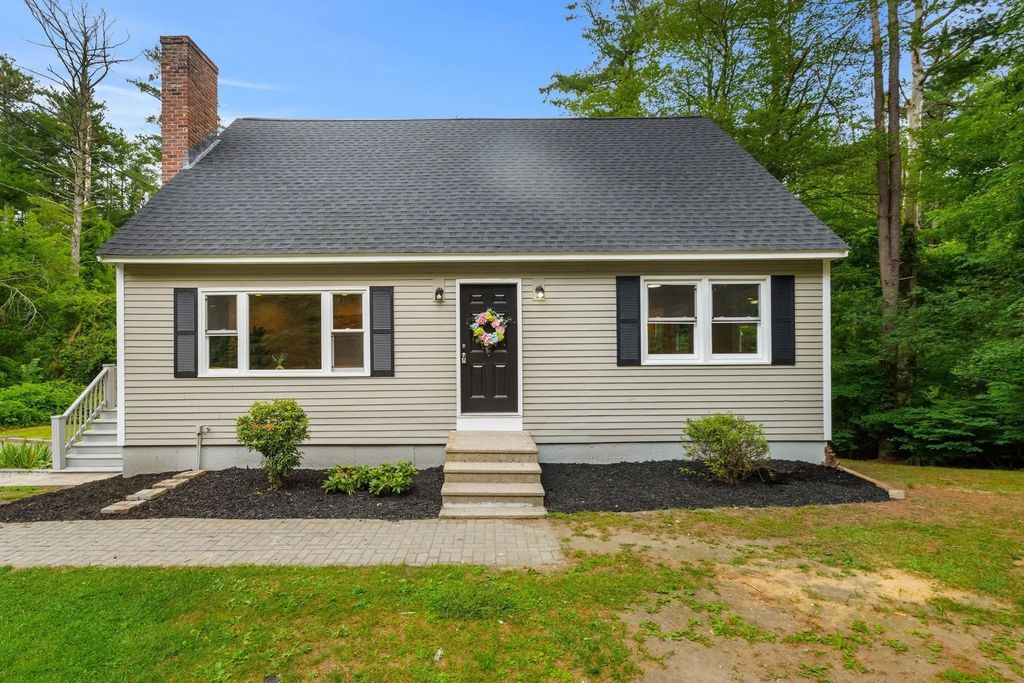 58 Carlisle Rd, Westford