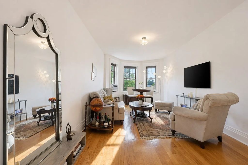 1868 Commonwealth Ave #9, Boston
