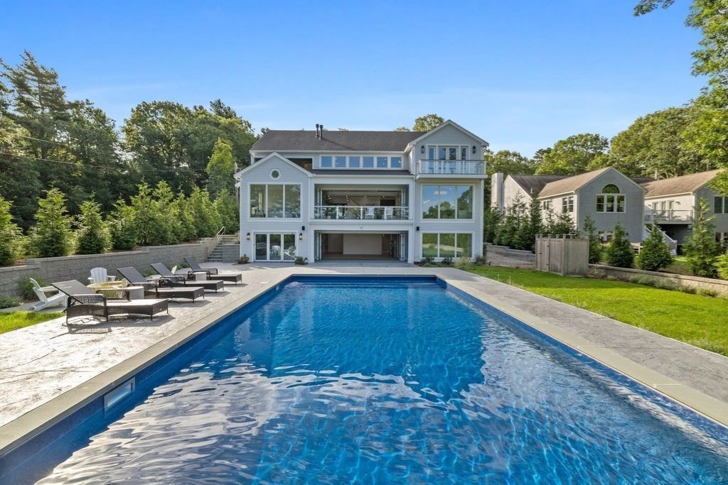 26 Wheeler Rd, Mashpee