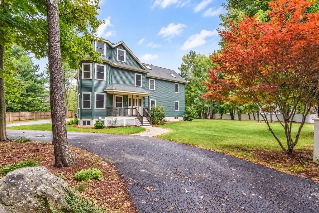 5 Lane Ave, Bedford