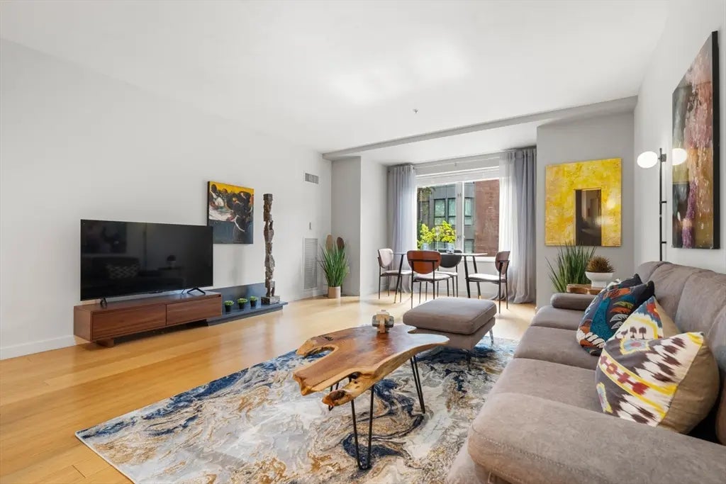 16 Miner St #206, Boston