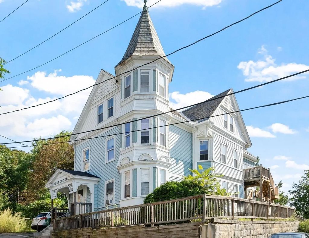 9 Mount Vernon St, Fitchburg