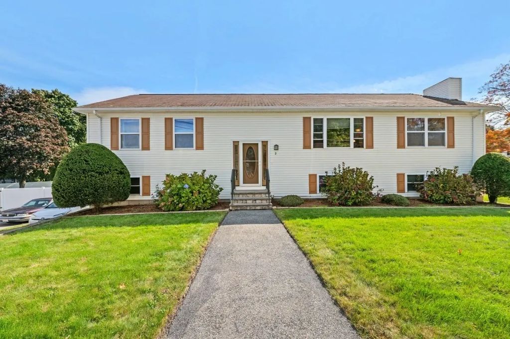 3 Gatta Cir, Woburn