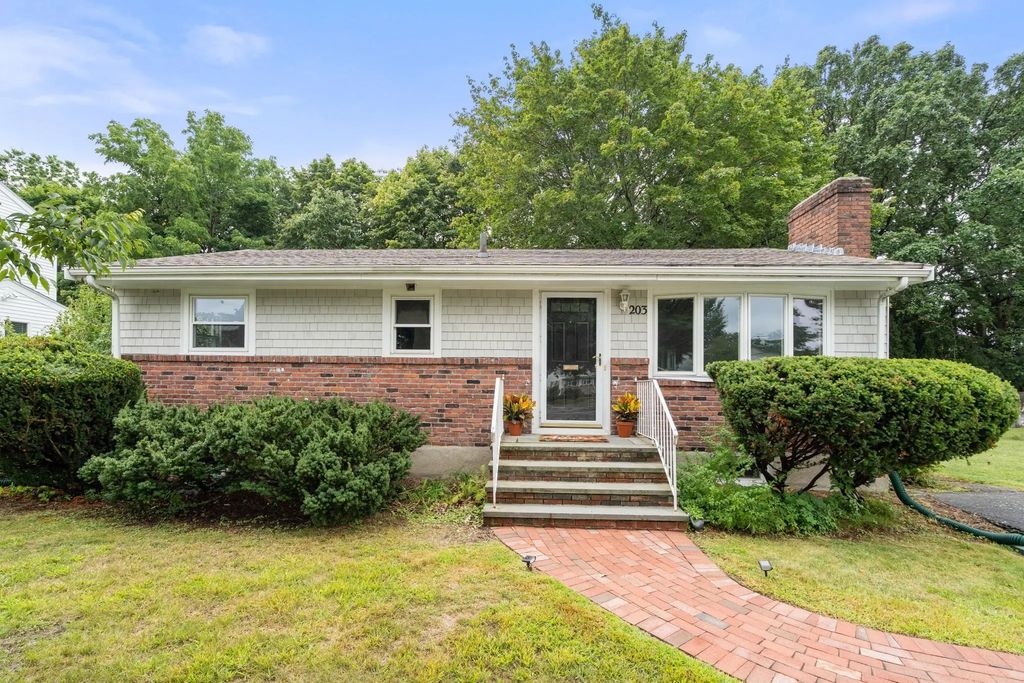 203 Channing Rd, Belmont