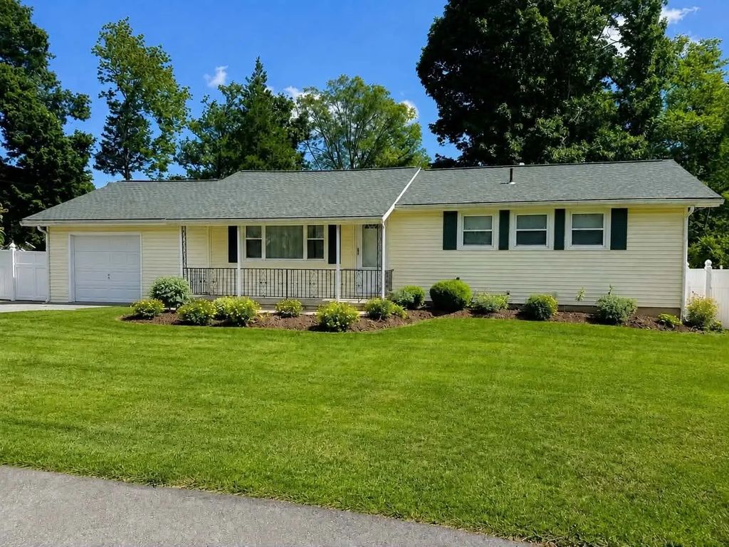 14 Yale Drive, Milford