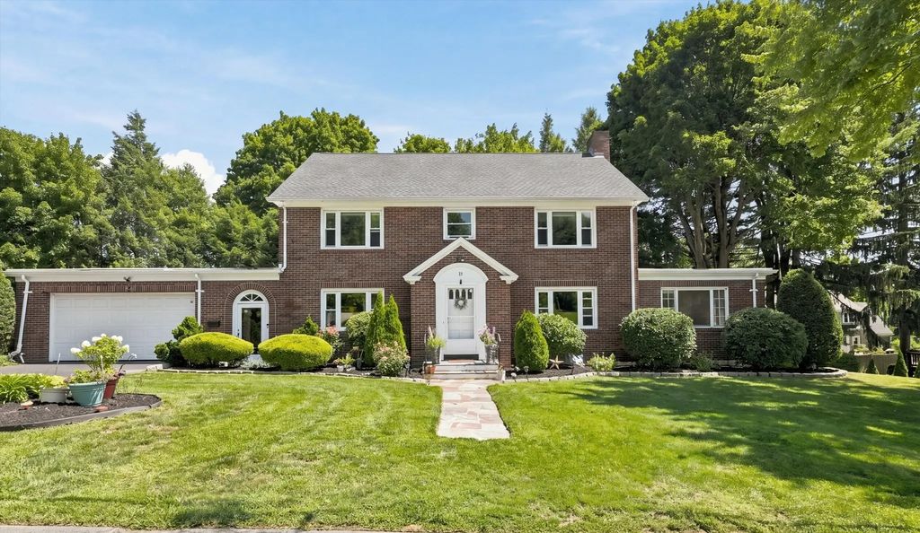 35 Swift Rd, Framingham