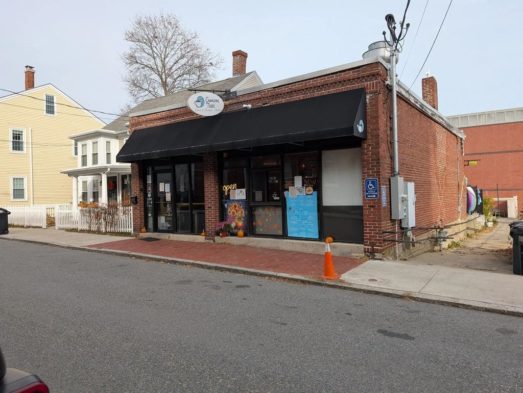92 Pleasant St. #a, Newburyport