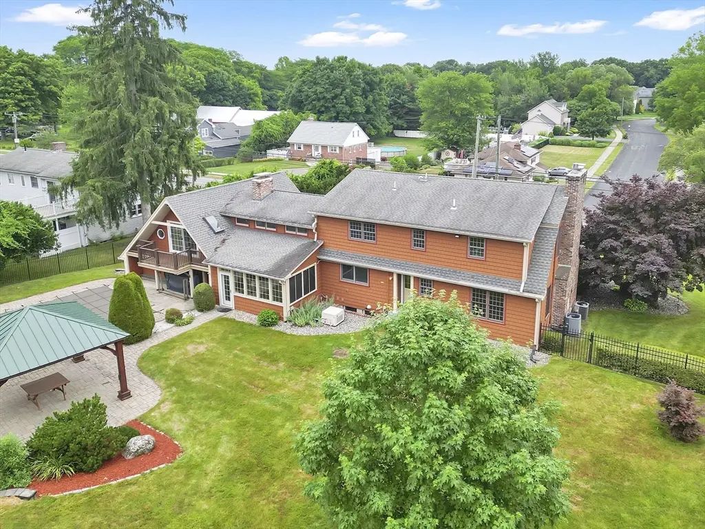 235 N Westfield St, Agawam