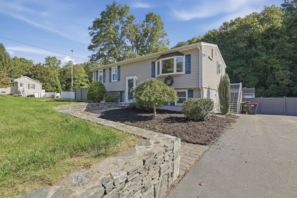 82 City Depot Road, Charlton