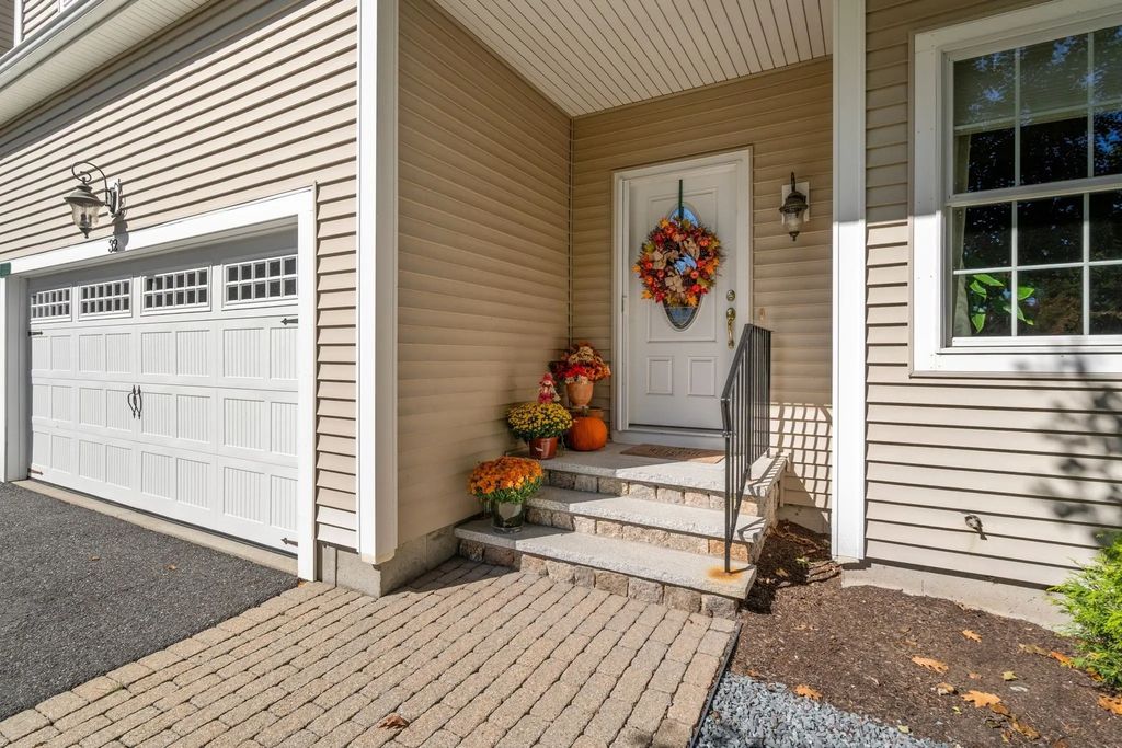 32 Cassandra Ave #32, Franklin