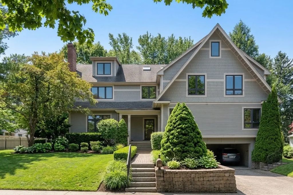 103 Levbert Rd #103, Newton