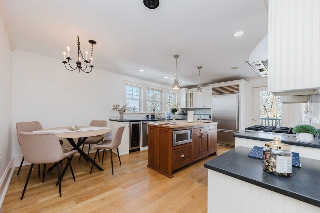 159 Washington St #4, Newton