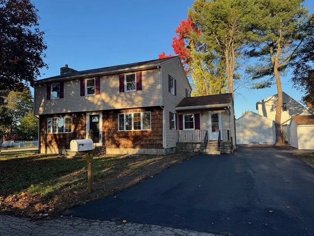 2 Goodrich Ave, Methuen
