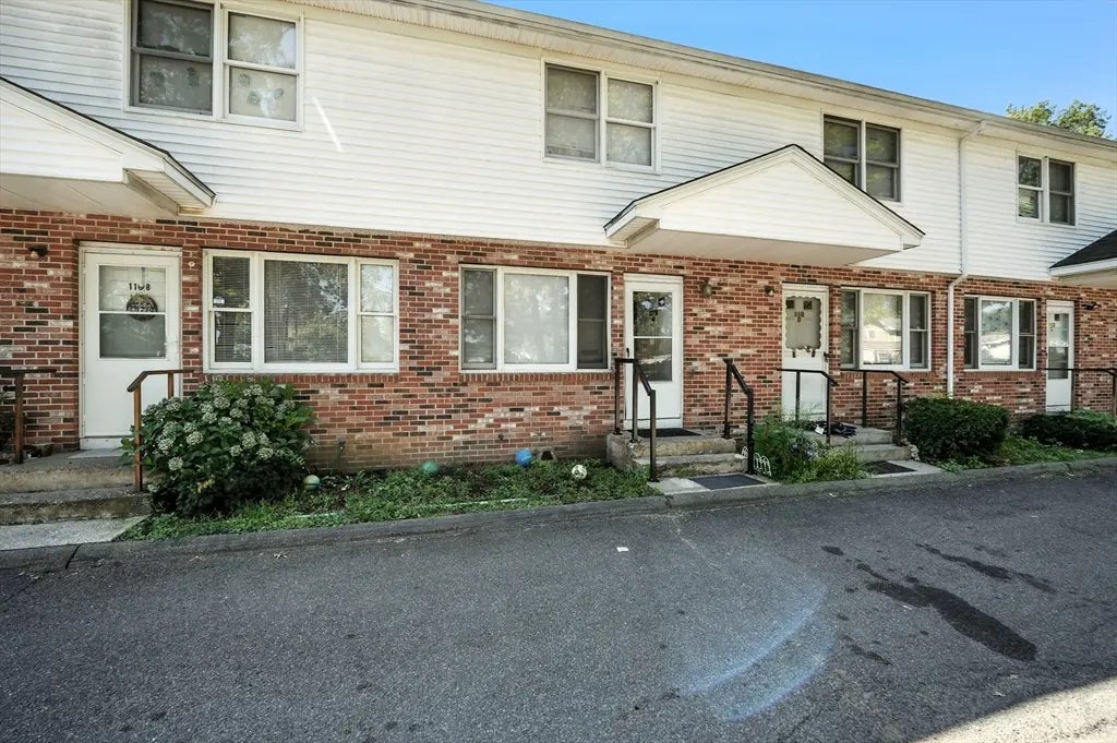 110 Lamplighter Ln #c, Springfield