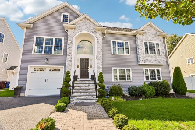259 Oakwood Ave, Revere