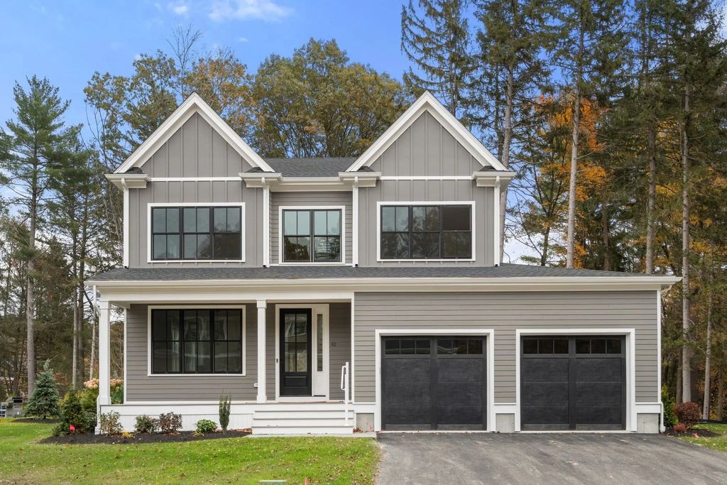 53 Country Farm Road, Framingham